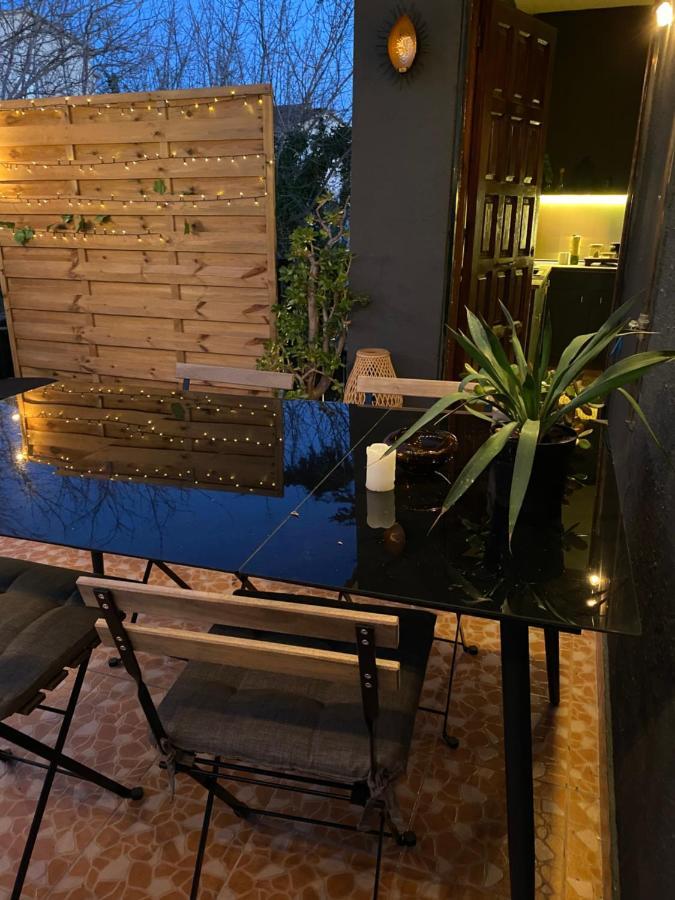 Charming Apartment In A Duplex With Garden & Balcony كونيت المظهر الخارجي الصورة